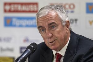 IIHF-Präsident Luc Tardif bestätigt: Olympia 2026 findet ohne Russland statt. - Foto: Peter Schneider/KEYSTONE/dpa