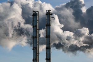 Gut jedes zweite der 100 umsatzstärksten Unternehmen in Deutschland machte von Januar bis September weniger Gewinn. (Symbolbild) - Foto: Jan Woitas/dpa