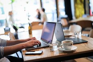 Deutsche Start-ups bekamen 2025 mehr Geld von Investoren (Archivbild) - Foto: Christian Charisius/dpa