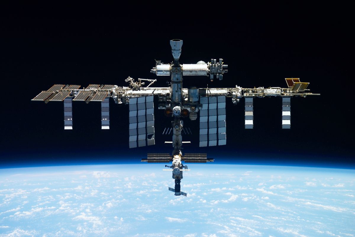 Batteriepakete der Internationalen Raumstation (ISS) sollen sich auf die Erde zubewegen. Archivfoto: DPA
