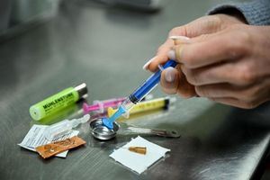 Der Konsum von Crack und Fentanyl gehört laut DHS-Suchthilfe zu den gravierenden Problemen (Archivbild) - Foto: Britta Pedersen/dpa