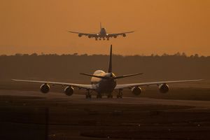 Am Frankfurter Flughafen ist die Wahl zum Betriebsrat abgebrochen worden. - Foto: Boris Roessler/dpa