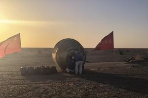 Die Raumkapsel landete wie geplant in der Inneren Mongolei. - Foto: Wang Jiangbo/XinHua/dpa