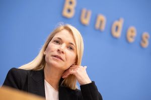 Will den Konzern vom Kopf auf die Füße stellen: Die neue Bahnchefin Evelyn Palla. (Archivbild) - Foto: Andreas Gora/dpa