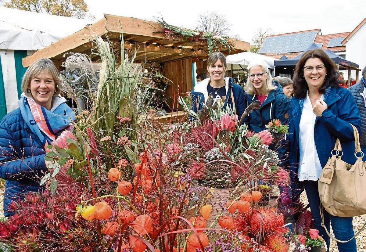 Floristik, Dekoartikel und Handwerkskunst: Das gibt es beim zehnten Horner Herbstmarkt. Archivfotos: Giannakis