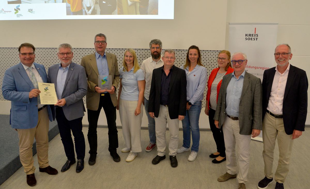 Das Lippe-Berufskolleg Lippstadt wurde für seine besonderen Maßnahmen zur Studien- und Berufsorientierung ausgezeichnet und mit dem Berufswahl-Siegel zertifiziert. Fotos: Kira Hönicke/ Kreis Soest