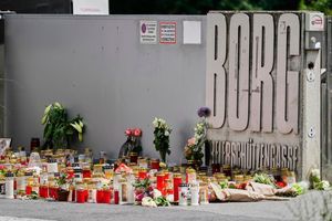 Österreich will als Konsequenz aus dem Amoklauf das Waffenrecht verschärfen. - Foto: Darko Bandic/AP/dpa