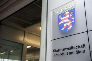 Die Staatsanwaltschaft ermittelt wegen dreifachen Mordverdachts. (Symbolbild) - Foto: Boris Roessler/dpa