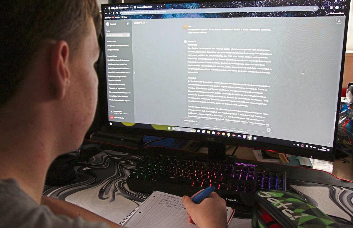 Ätzende Deutsch-Hausaufgaben? Für ChatGPT kein Problem. Symbolfoto: Löseke
