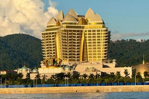 Im neuen chinesischen Schattenreich am Goldenen Dreieck regieren Glücksspiel und Prunk. - Foto: Carola Frentzen/dpa