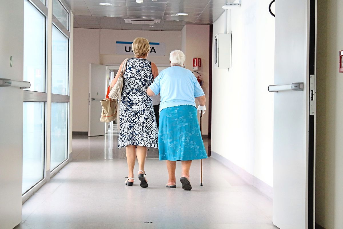 Die Zahl der Pflegebedürftigen im Kreis Soest wird bis 2050 wohl auf über 26 000 Menschen ansteigen. Foto: Pixabay