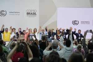 Ein Bündnis unter Führung von Kolumbien und den Niederlanden macht sich für einen sozial gerechten Ausstieg aus fossilen Energien stark. - Foto: Joshua A. Bickel/AP/dpa