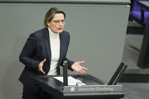 Auch die Betreiber von Sharing-Anbietern sollen stärker in die Pflicht genommen werden. (Archivbild) - Foto: Michael Kappeler/dpa