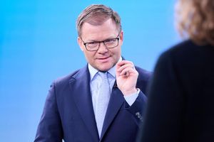 Umweltminister Carsten Schneider will noch mehr Recycling. - Foto: Annette Riedl/dpa