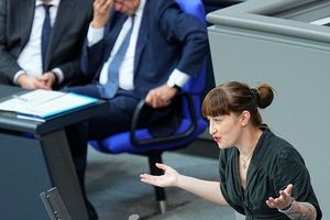 Die Enthaltung der Linken verändert die Ausgangslage für die Abstimmung am Freitag. - Foto: Michael Kappeler/dpa