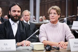 Christina Block ist angeklagt, die Entführung ihrer Kinder in Auftrag gegeben zu haben. - Foto: Christian Charisius/dpa