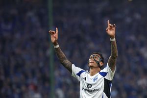 Stürmer Davie Selke ist mit dem HSV in die Bundesliga aufgestiegen. - Foto: Christian Charisius/dpa