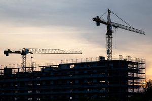 Laut Umfrage kann sich nicht einmal jedes fünfte Unternehmen vorstellen, die eigenen Kapazitäten auszuweiten. (Symbolbild) - Foto: Hendrik Schmidt/dpa