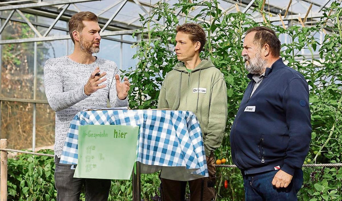 Kurt Weigelt, Christian Koch und Franz Glahe (v.l.) beantworteten alle Fragen zur solidarischen Landwirtschaft Foto: laame
