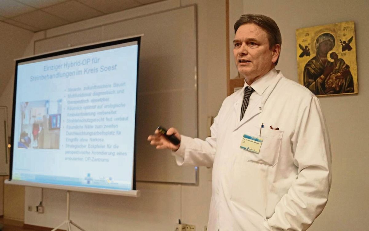 Professor Dr. Christian Hampel warb mit einem Impulsvortrag für die Urologie in Erwitte. Foto: Stallmeister