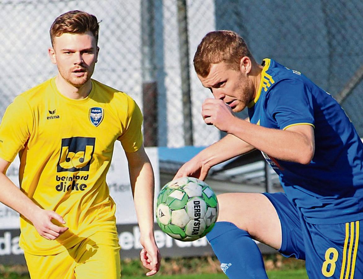 Der TuS Ehringhausen (rechts mit Kai-Thorsten Reinhard) hat nach dem holprigen Start aus der Winterpause zuletzt die Kurve gekriegt. In Suttrop siegte man mit 4:1. Foto: Heinke