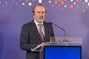 EVP-Chef Weber äußert sich beim Spitzentreffen in Zagreb zu einem sechs Jahre alten Vorschlag aus Frankreich, der jetzt aktueller ist denn je. - Foto: Michael Fischer/dpa