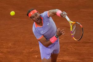 Rafael Nadal steht in Madrid in der dritten Runde. - Foto: Manu Fernandez/AP/dpa