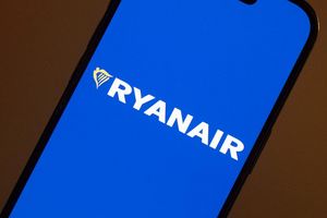 Ryanair will Bordkarten (fast) nur noch über die App ausgeben. (Symbolbild) - Foto: Sebastian Kahnert/dpa