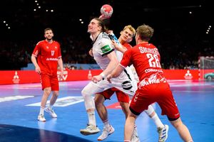 Juri Knorr sicherte den deutschen Handballern gegen die Schweiz in letzter Sekunde ein Remis. - Foto: Marco Wolf/wolf-sportfoto/Marco Wolf