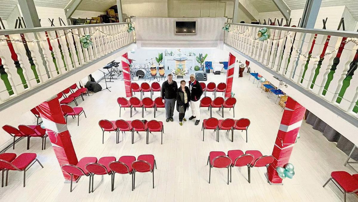 15 000 Euro hat die Gemeinde in die Renovierung der ehemaligen Disko „Klabautermann“ gesteckt. Herausgekommen ist ein heller Raum mit Galerie. Fotos: Dietz