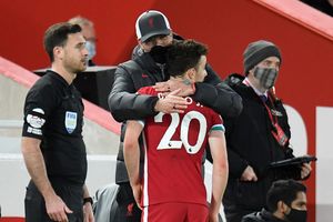 Jürgen Klopp ist zutiefst bestürzt über den Unfalltod seines früheren Schützlings. - Foto: Peter Powell/Pool EPA/AP/dpa