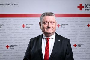 DRK-Präsident Hermann Gröhe fordert mehr Geld für den Bevölkerungsschutz. (Archivbild) - Foto: Britta Pedersen/dpa