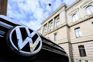 Am Landgericht Braunschweig beginnt ein zweiter Betrugsprozess zur Aufklärung des Dieselskandals bei VW. (Archivbild) - Foto: Julian Stratenschulte/dpa Pool/dpa