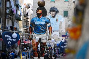 Maradona spielte 1984 bis 1991 in Neapel. (Archivbild) - Foto: Arne Dedert/dpa