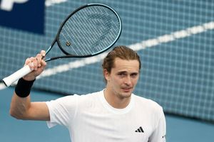 Alexander Zverev bejubelt seinen ersten Sieg im neuen Tennis-Jahr. - Foto: Mark Evans/AAP/dpa