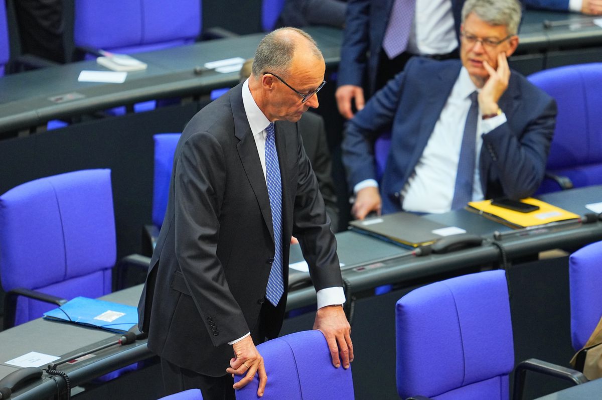 Erst durchgefallen, dann gewählt: Friedrich Merz ist neuer Bundeskanzler. Die heimischen Bundestagsabgeordneten Oliver Pöpsel (CDU) und Jens Behrens (SPD) schoben ihren Parteien am Morgen zunächst gegenseitig den Schwarzen Peter zu. Foto: dpa