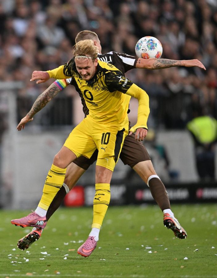 Enttäuschung in Gelb: Julian Brandt und der BVB. - Foto: Sina Schuldt/dpa