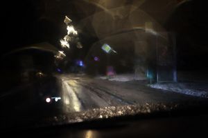 Regen auf kalten Boden verursacht der DWD-Vorhersage zufolge Glatteis im Südosten. (Archivbild) - Foto: Karl-Josef Hildenbrand/dpa