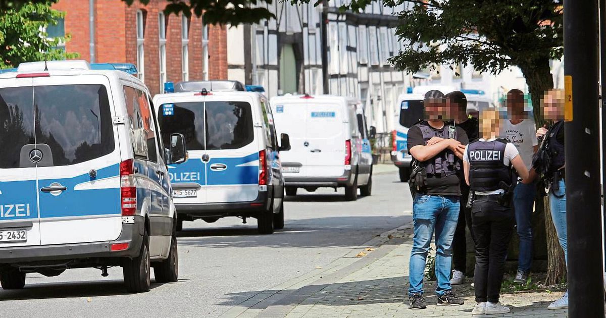 Richtig was los war beim Polizeieinsatz in der Hachtorstraße am Freitagvormittag. Fotos: Löseke