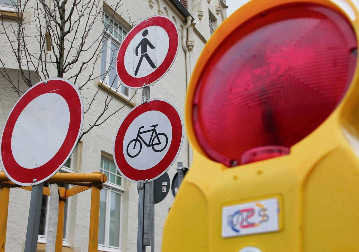 In Rüthen geht es 2026 mit der Innenstadtsanierung weiter, die sich voraussichtlich noch bis ins Jahr 2027 ziehen wird. Zur Zeit ist der zweite Abschnitt der Hochstraße dran. Foto: Sarah Bsdurek