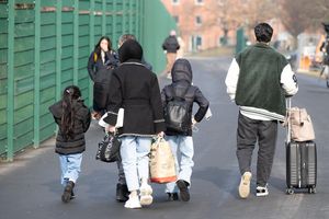 Hauptgrund für die Zuwanderung bleibt OECD-laut Bericht die Zusammenführung von Familien. (Symbolbild) - Foto: Boris Roessler/dpa