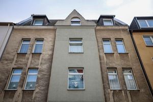 In diesem Mehrfamilienhaus im Bochumer Stadtteil Hamme ereignete sich der folgenschwere Polizeieinsatz. - Foto: Christoph Reichwein/dpa