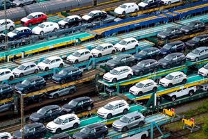 Die deutschen Autobauer hatten zuletzt deutliche Gewinneinbrüche verkündet. - Foto: Sina Schuldt/dpa
