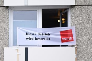 Laut WSI-Studie haben im vergangenen Jahr rund 912.000 Personen an Streiks teilgenommen, 55.000 mehr als im Vorjahr. - Foto: Bernd Weißbrod/dpa