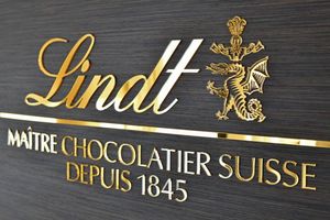 Schokolade von Lindt ist bei Verbrauchern in Deutschland beliebt. - Foto: Walter Bieri/Keystone/dpa