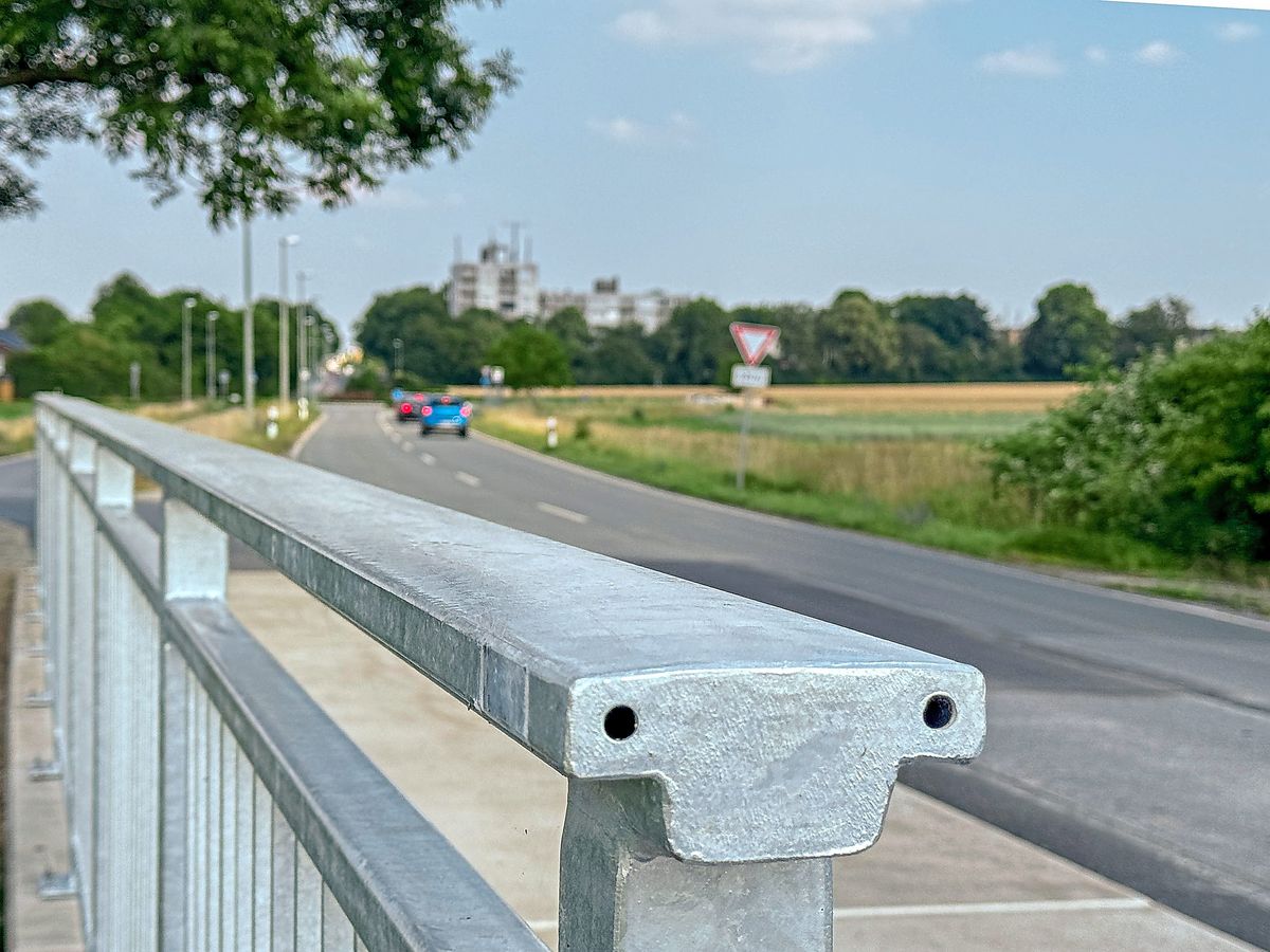 Die Bauarbeiten rund um den neuen Fuß- und Radweg samt Brückenverbreiterung sind nun abgeschlossen. Foto: N. Wissing