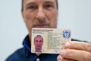 Peter Fitzek ist nun auch in Untersuchungshaft. (Archivbild) - Foto: Hendrik Schmidt/dpa