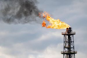 Kann sich der Konflikt auf die Versorgung mit Öl und Gas auswirken? (Symbolbild) - Foto: Fabian Sommer/dpa