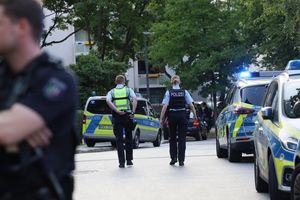 Bei einer Massenschlägerei mit bis zu 100 beteiligten Menschen in Heiligenhaus in Nordrhein-Westfalen sind sieben Menschen verletzt worden. - Foto: Tim Olbermann/dpa