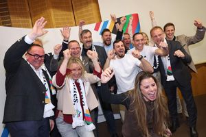 Jubel nach einem klaren Votum: Die Befürworter freuen sich über das Ja zur Münchner Olympia-Bewerbung. - Foto: Karl-Josef Hildenbrand/dpa